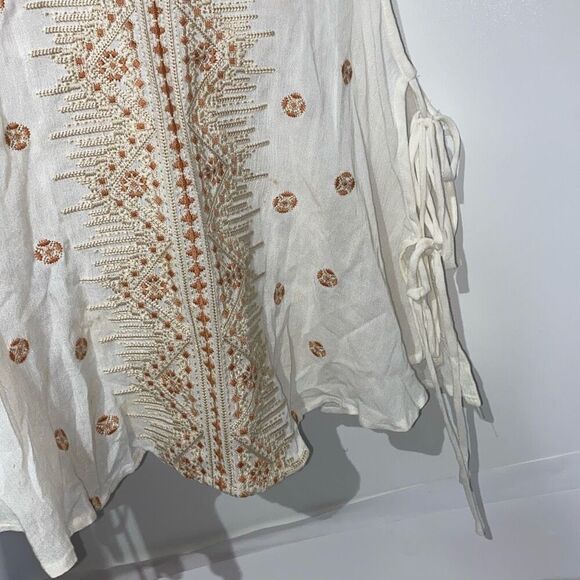 Miss Me Women's Cream Embroidered Lace Up Keyhole Back Sleeveless Blouse Small - Picture 4 of 10